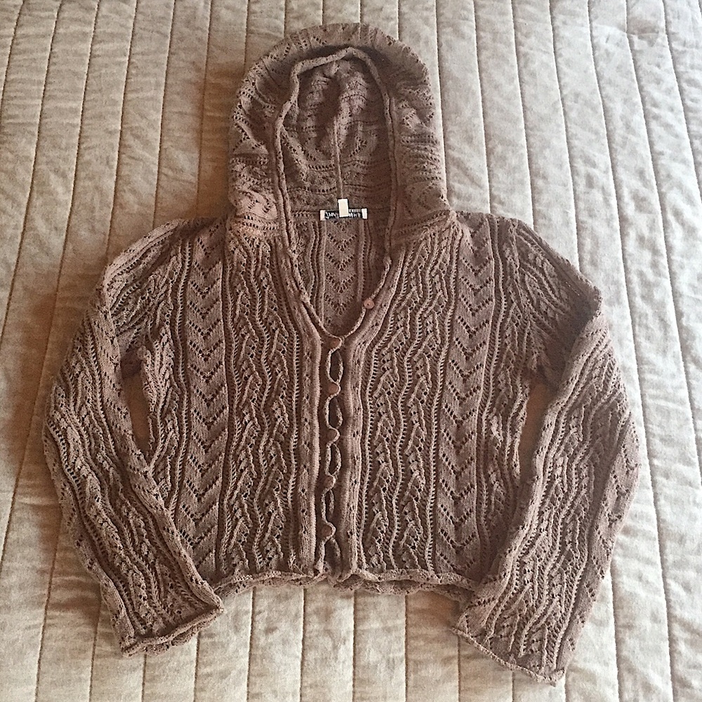 90’s style sweater